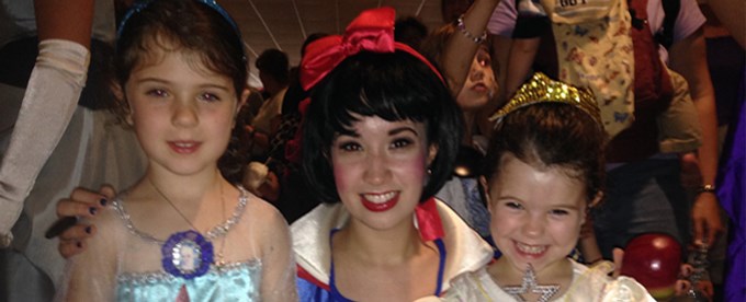 Snow White with fans